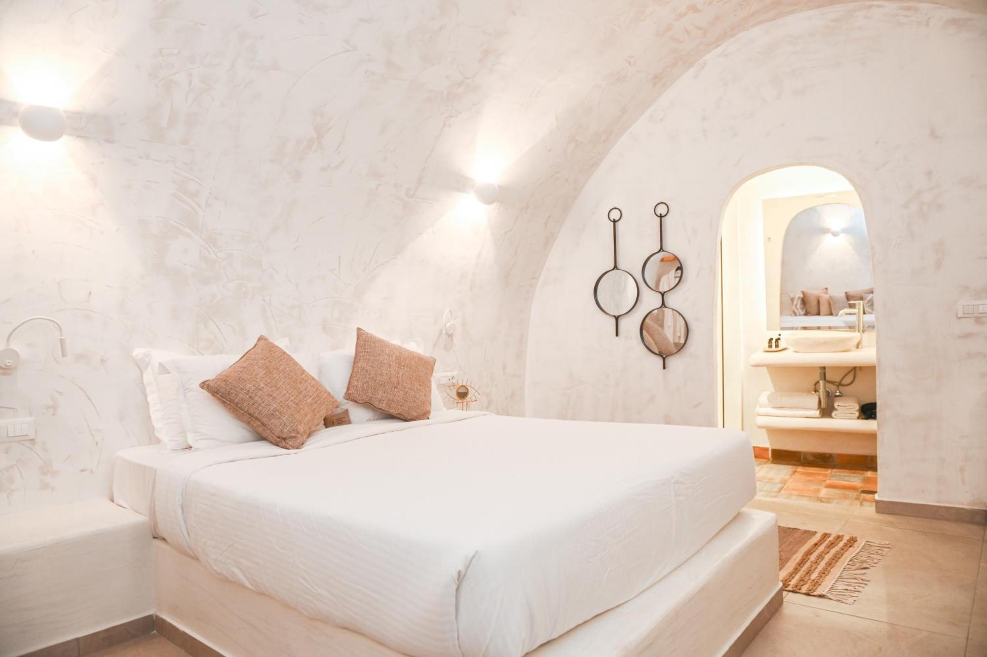 Bed and Breakfast White Curves Santorini Акротири Экстерьер фото
